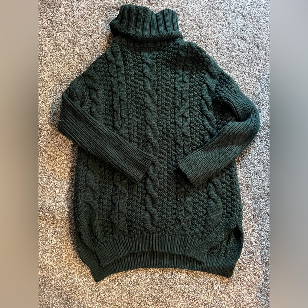 Women's Cable Knit Sweater - Dark Green